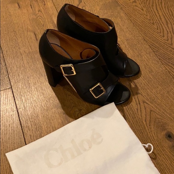 Chloe - Picture 3 of 7